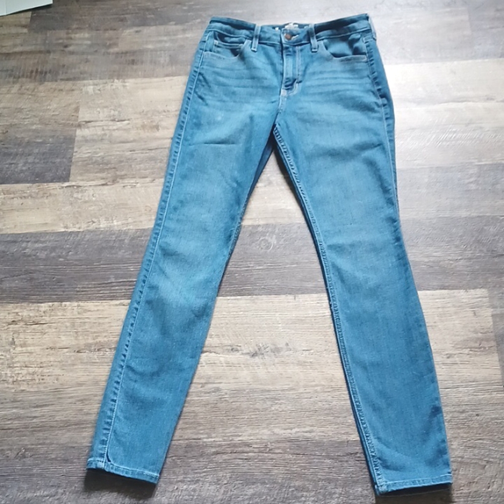 Hollister mid-rise super skinny jeans